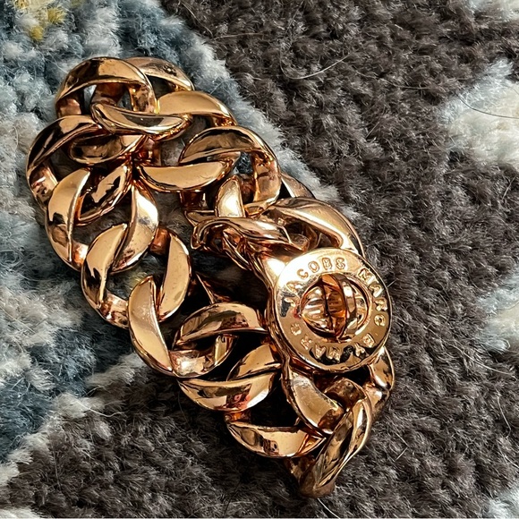 Marc By Marc Jacob’s turnlock bracelet - Picture 7 of 7